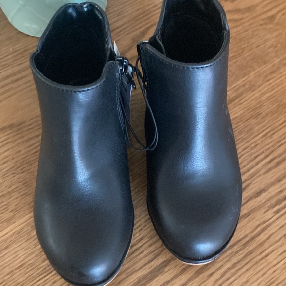 Cat & Jack Kids Black Ankle Boots - Picture 3 of 5